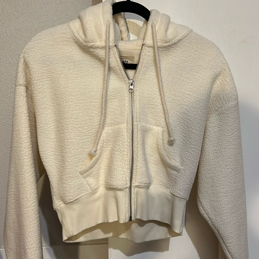 White Sherpa sweatshirt cropped